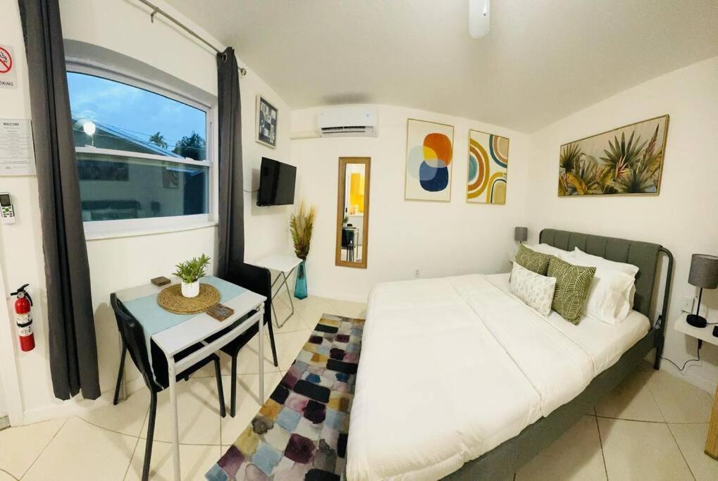 Studio With Terrace Near Hard Rock-Patio Χόλιγουντ Εξωτερικό φωτογραφία