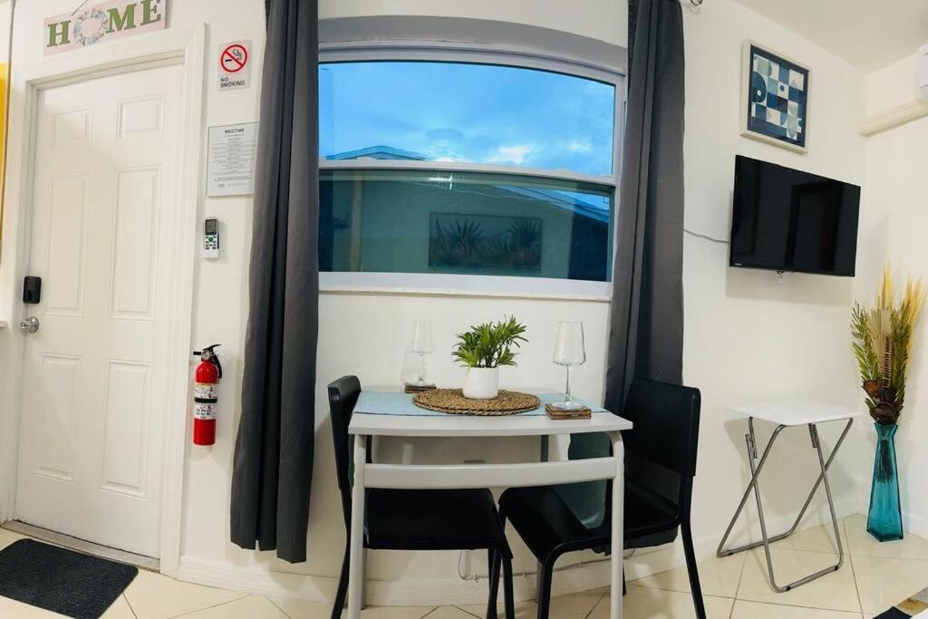 Studio With Terrace Near Hard Rock-Patio Χόλιγουντ Εξωτερικό φωτογραφία